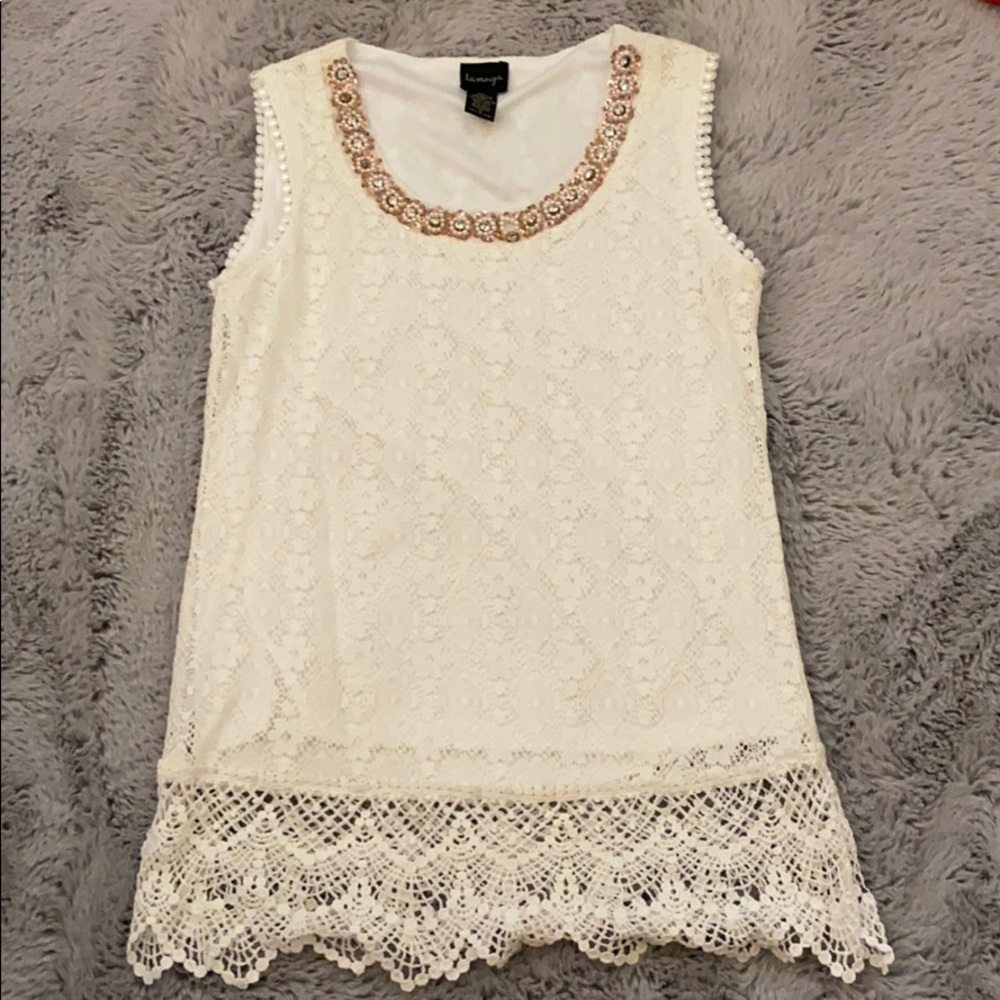 Lace detail la vanya top